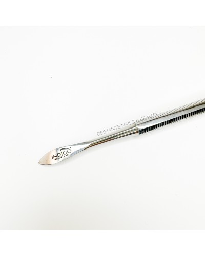 Cuticle Pusher With Knife